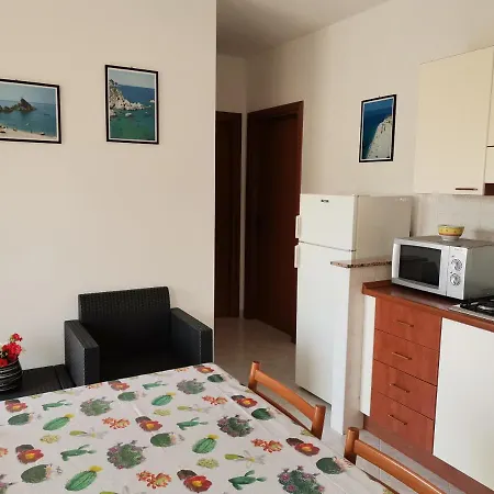 Le Zagare Apartment Cropani